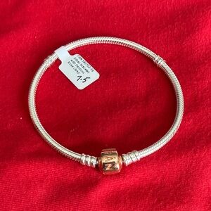 Pandora Silver Snake bracelet w Rose clasp. Size 7.5